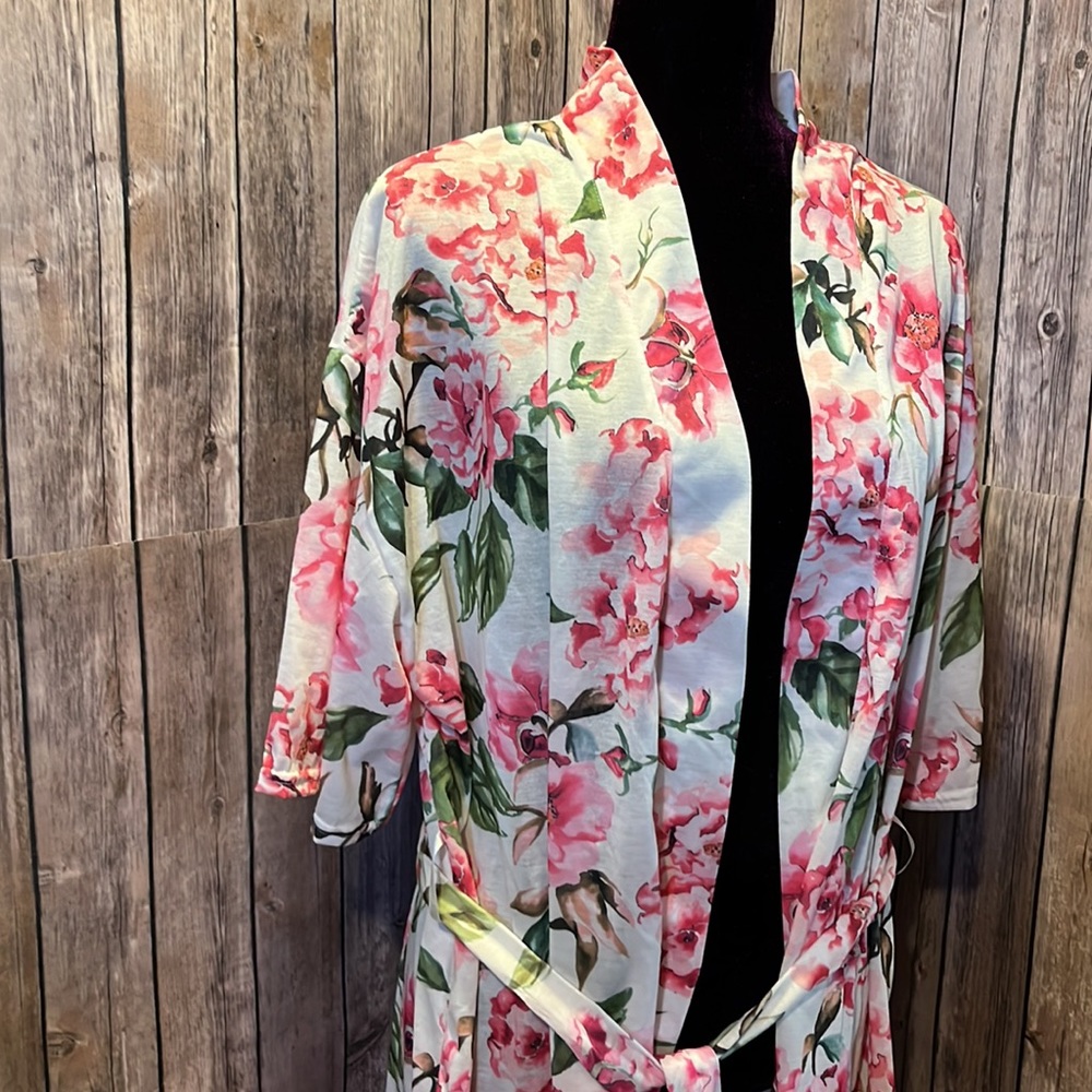 Show me your Mumu Brie robe. - Picture 4 of 8